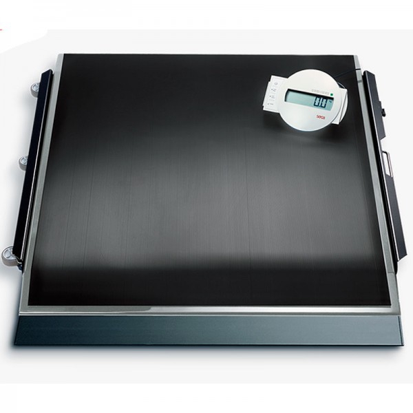 Scale with electronic platform for Seca 675 wheelchairs: allows weighing patients with difficult mobility