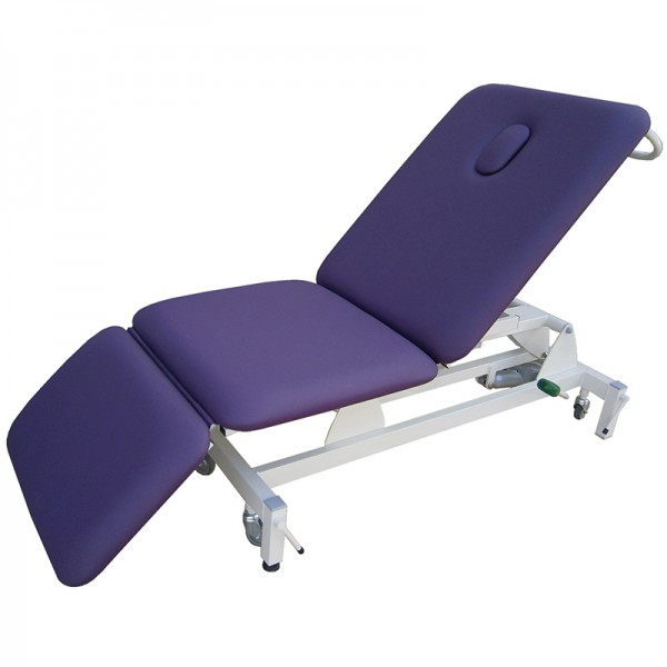 Kinefis Excellent three-body hydraulic stretcher 194 x 70 cm with retractable wheels. Optimal balance in robustness-price-aesthetics