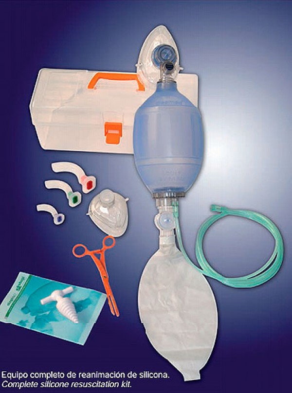 Full equipment of resuscitation in silicone, adult with jewel case