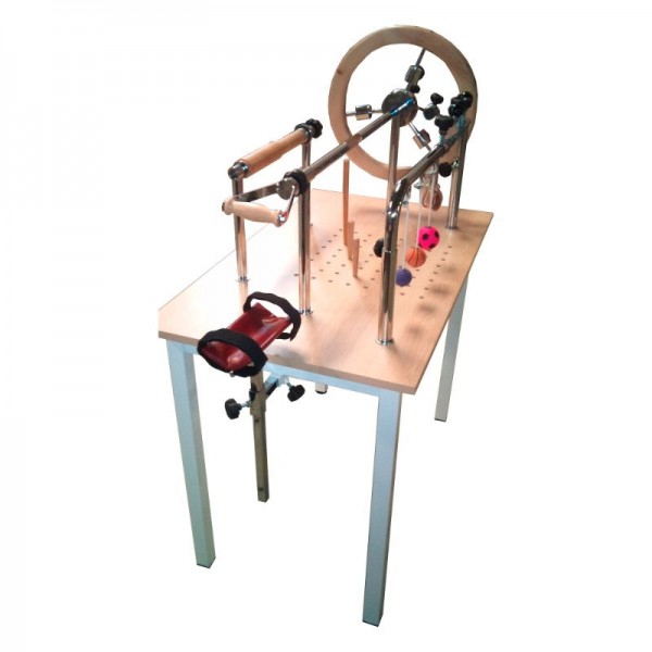 Metal hands table: ideal for mechanotherapy exercises