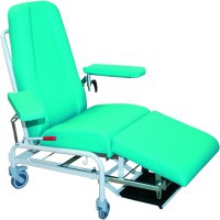Kinetic Extractions Clinical Ergonomic Chair: Greater strength and durability and a wider resting surface