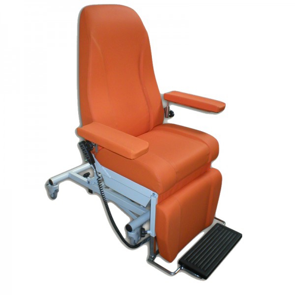 Quadromat dialysis chair: Foldable backrest and legrest and four independent motors